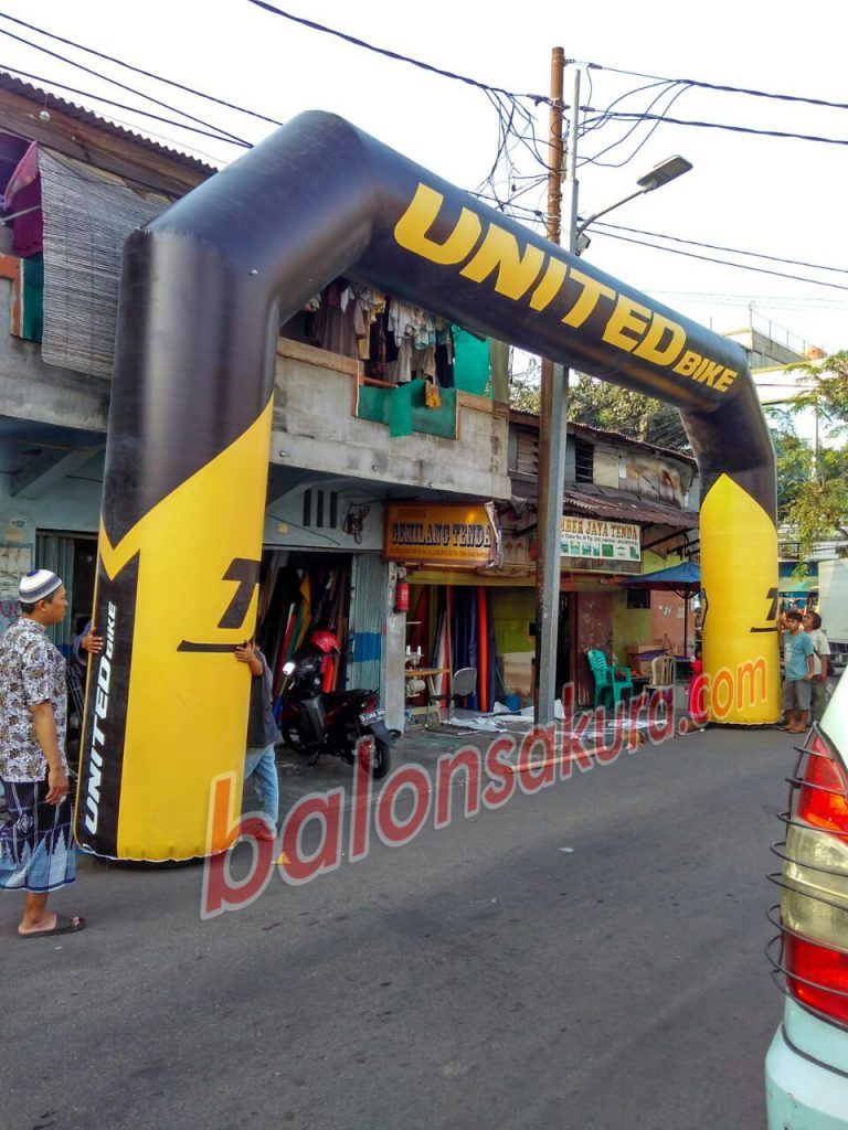 balon gate united bike